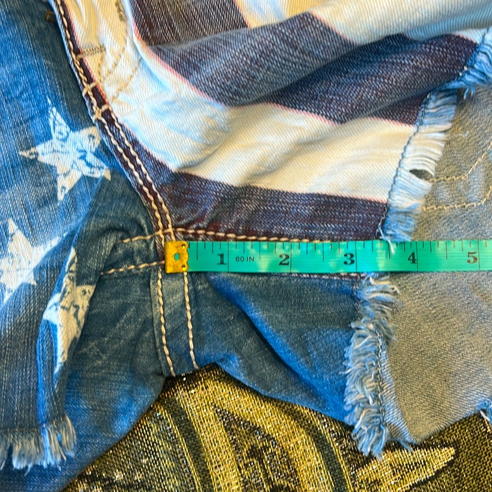Miss Me NWOT 30 Stars & stripes Blue Jeans shorts with Distressed Vintage Look - Picture 15 of 15